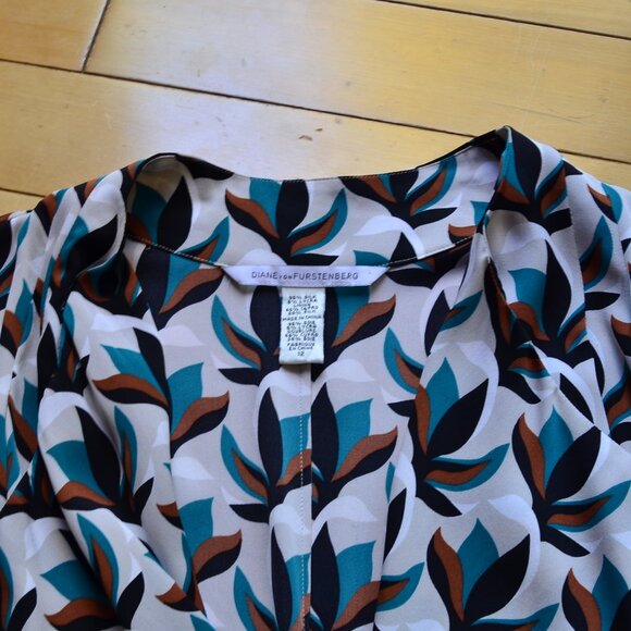 Diane Von Furstenberg DVF Agaton wrap silk dress Size 12 - Picture 2 of 16